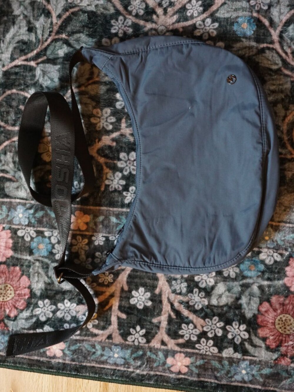 Crescent Bag - Picture 3 of 3